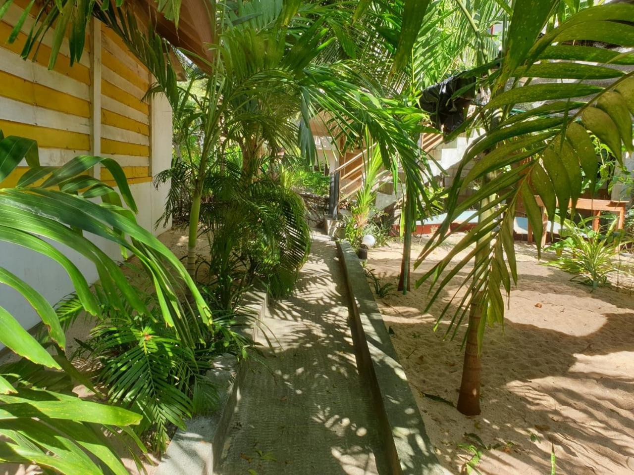 Gems Garden Guest House Tangalle Extérieur photo